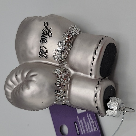 New 2 Blown Glass Laila Ali Silver W/ Glitter Boxing Glove Ornament 3" - Picture 4 of 10